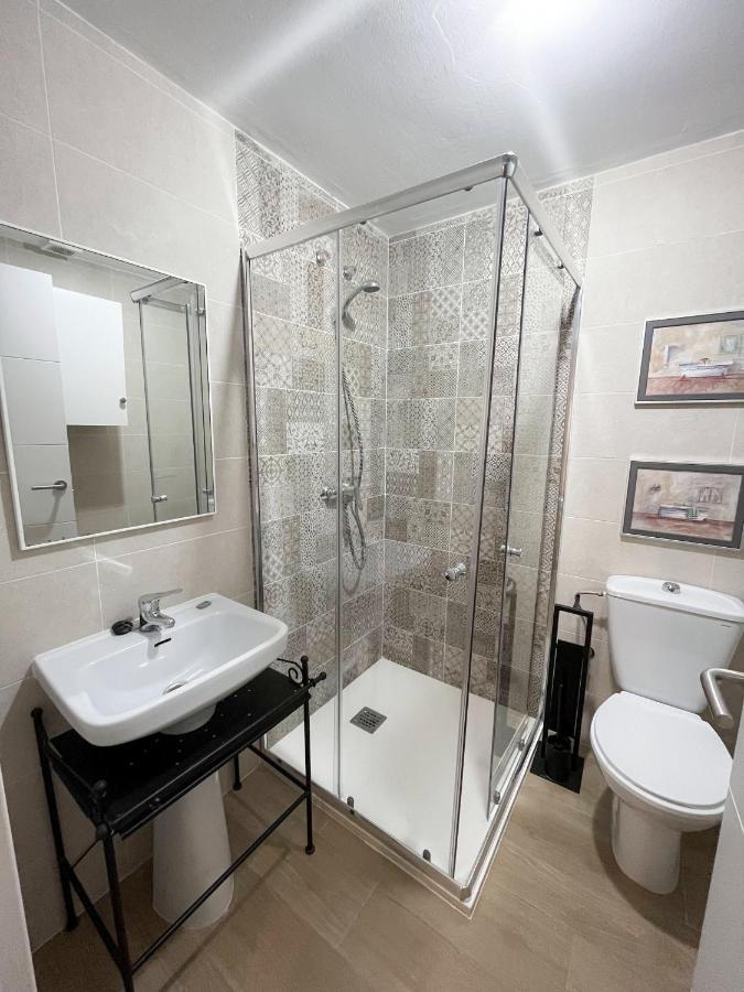 Amplio Apartamento En Av. Carlos Haya Málaga Exteriör bild